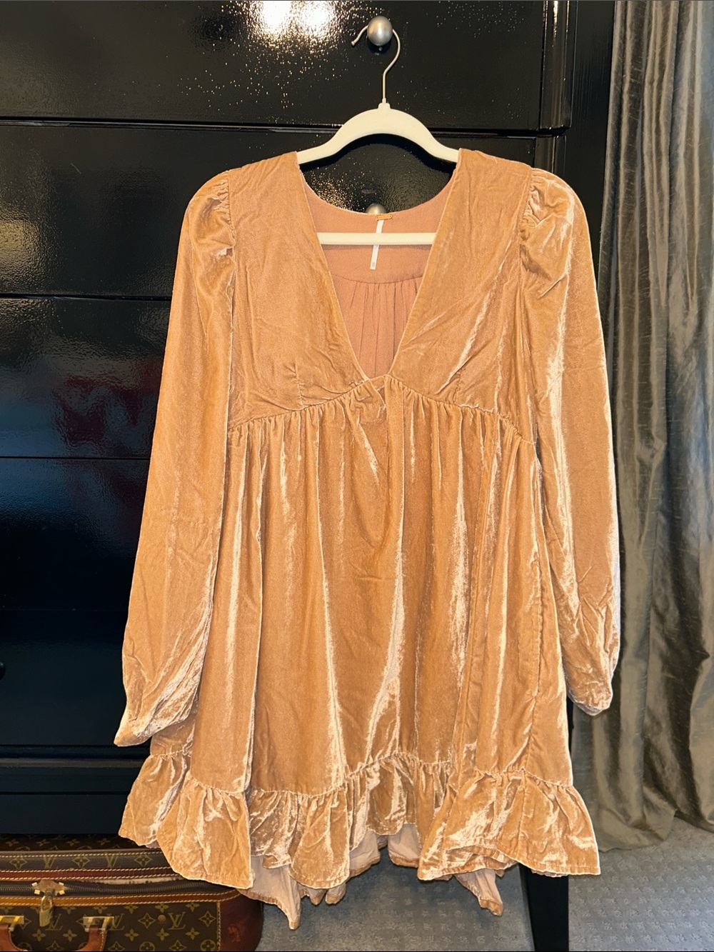 Free People Blush Velvet V-Neck Mini Dress Size XS NWOT